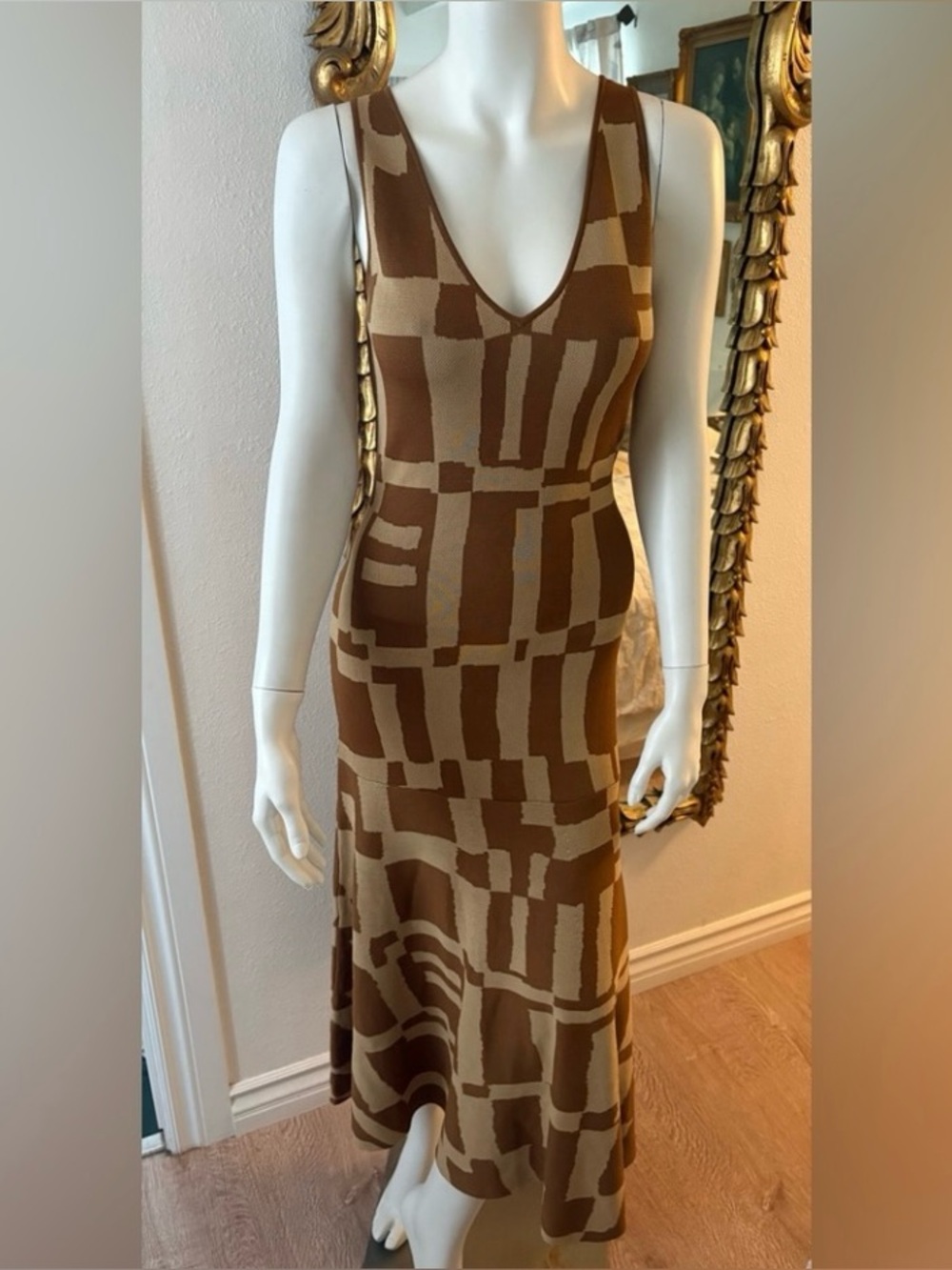 Misa two-tone tan geometric knit dress
